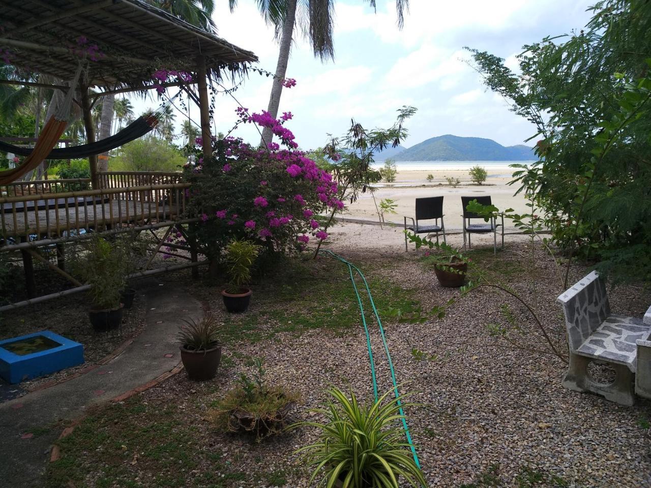 Right On The Beach House Villa Taling Ngam Beach Dış mekan fotoğraf