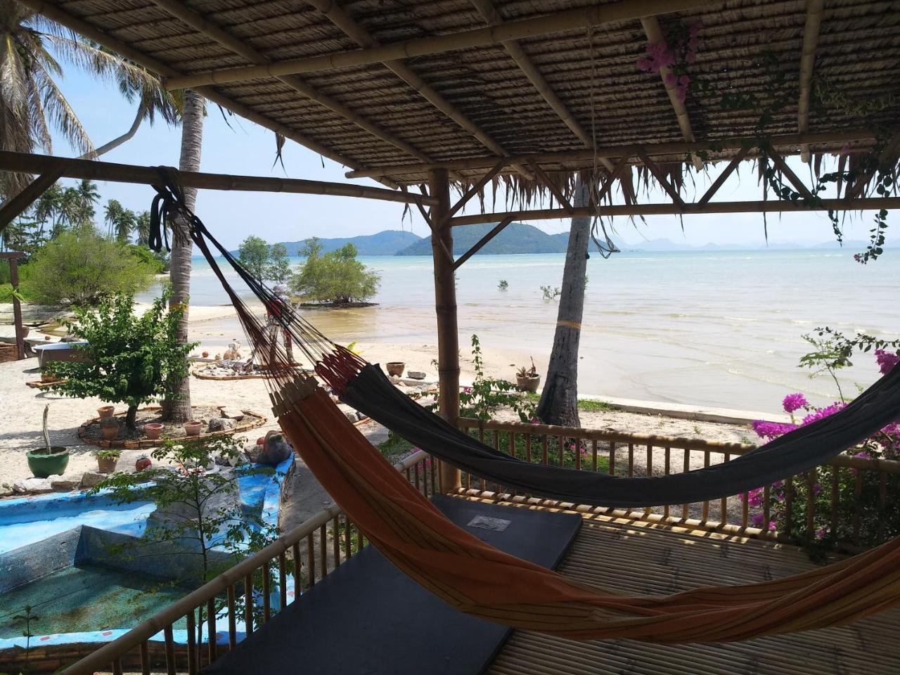 Right On The Beach House Villa Taling Ngam Beach Dış mekan fotoğraf